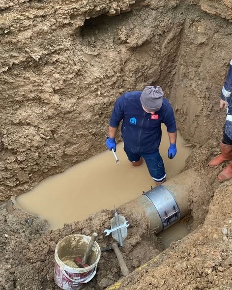 Merzifon’un eskiyen içme suyu hattı patlak verdi: Bir ayda 107 su arızası yaşandı