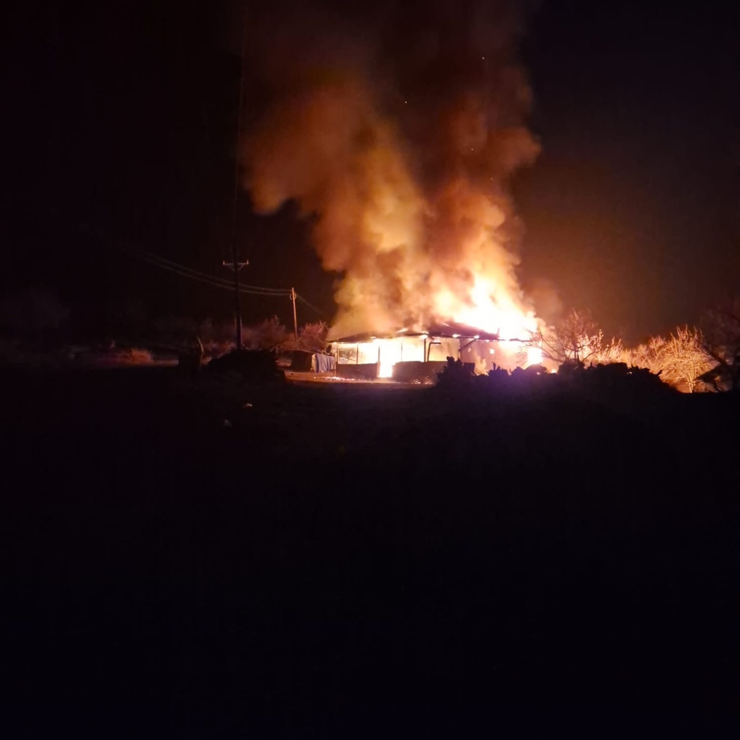 Malatya’da alevlere teslim olan ev küle döndü