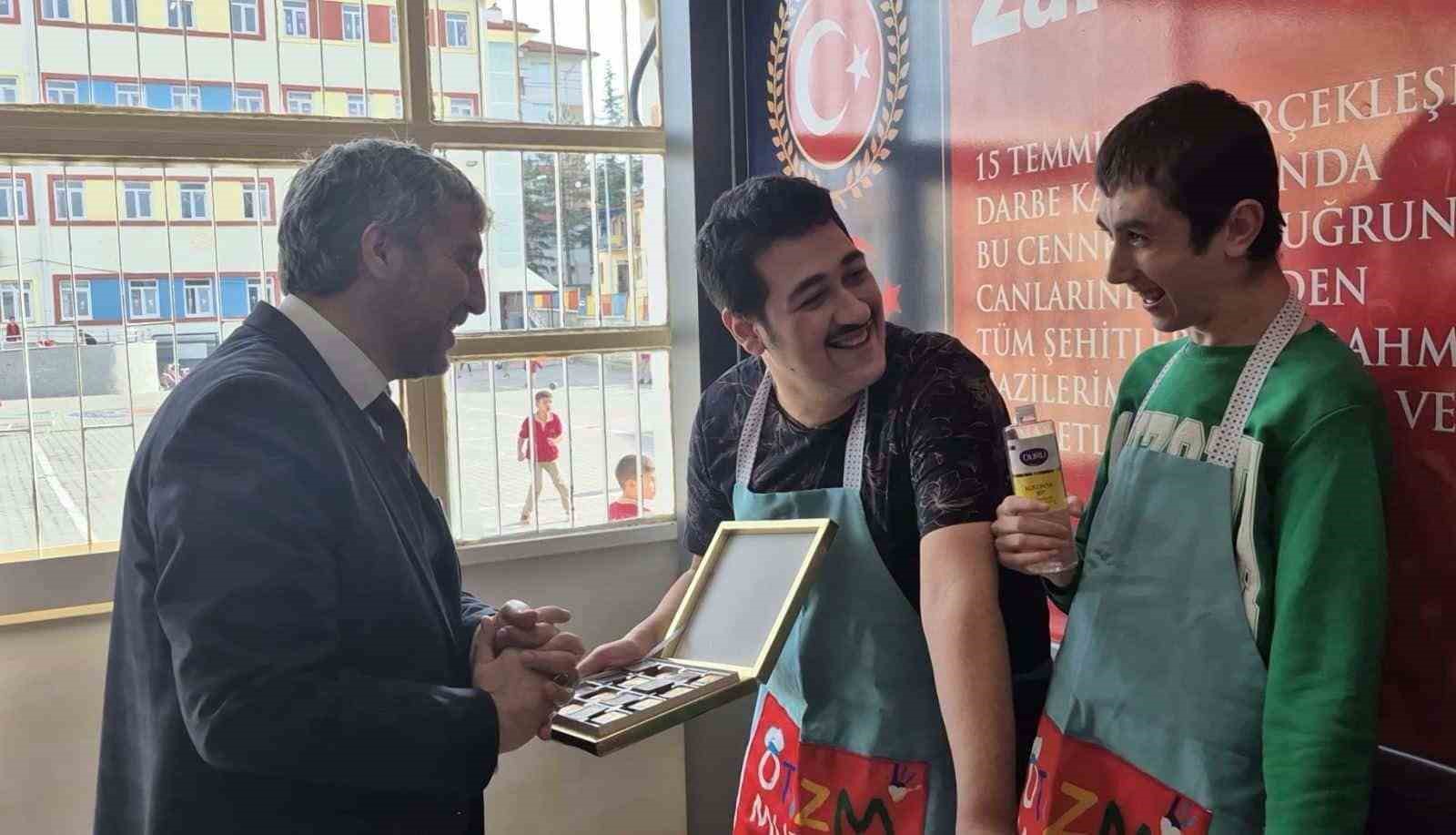 Müdür Mustafa Yılmaz: 