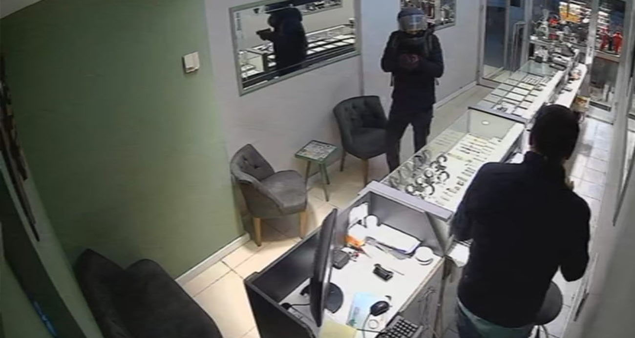 Ordu’daki kuyumcu soygunu kamerada