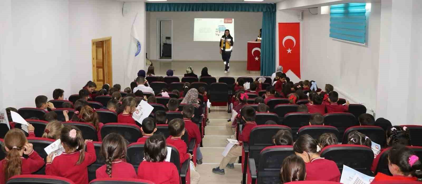 Aydıntepe’de öğrencilere ‘Sağlıklı Çocuk Sağlıklı Gelecek’ Projesi kapsamında eğitim verildi