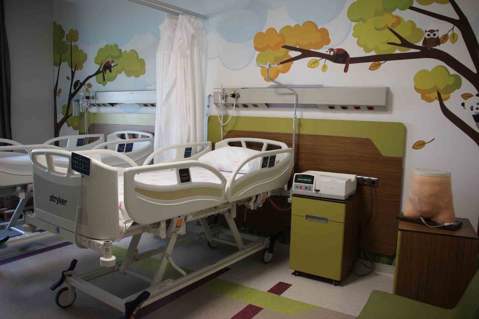 Fethi Sekin Şehir Hastanesi’nde çocuk periton diyalizi ünitesi hizmete girdi