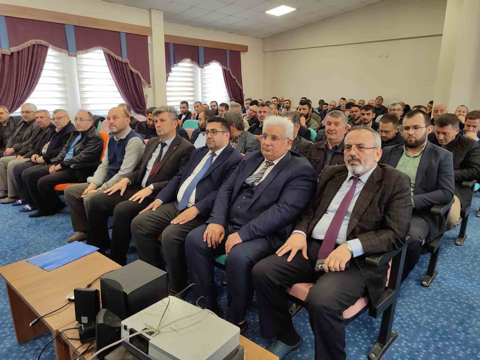 Şuhut’ta din görevlilerine yönelik eğitim toplantısı