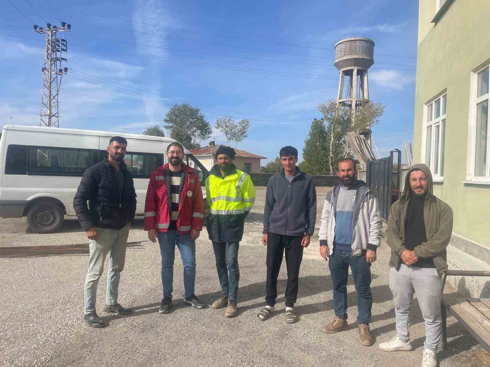 Muradiye’de buzağı ölümlerini azaltmaya yönelik eğitim seferberliği