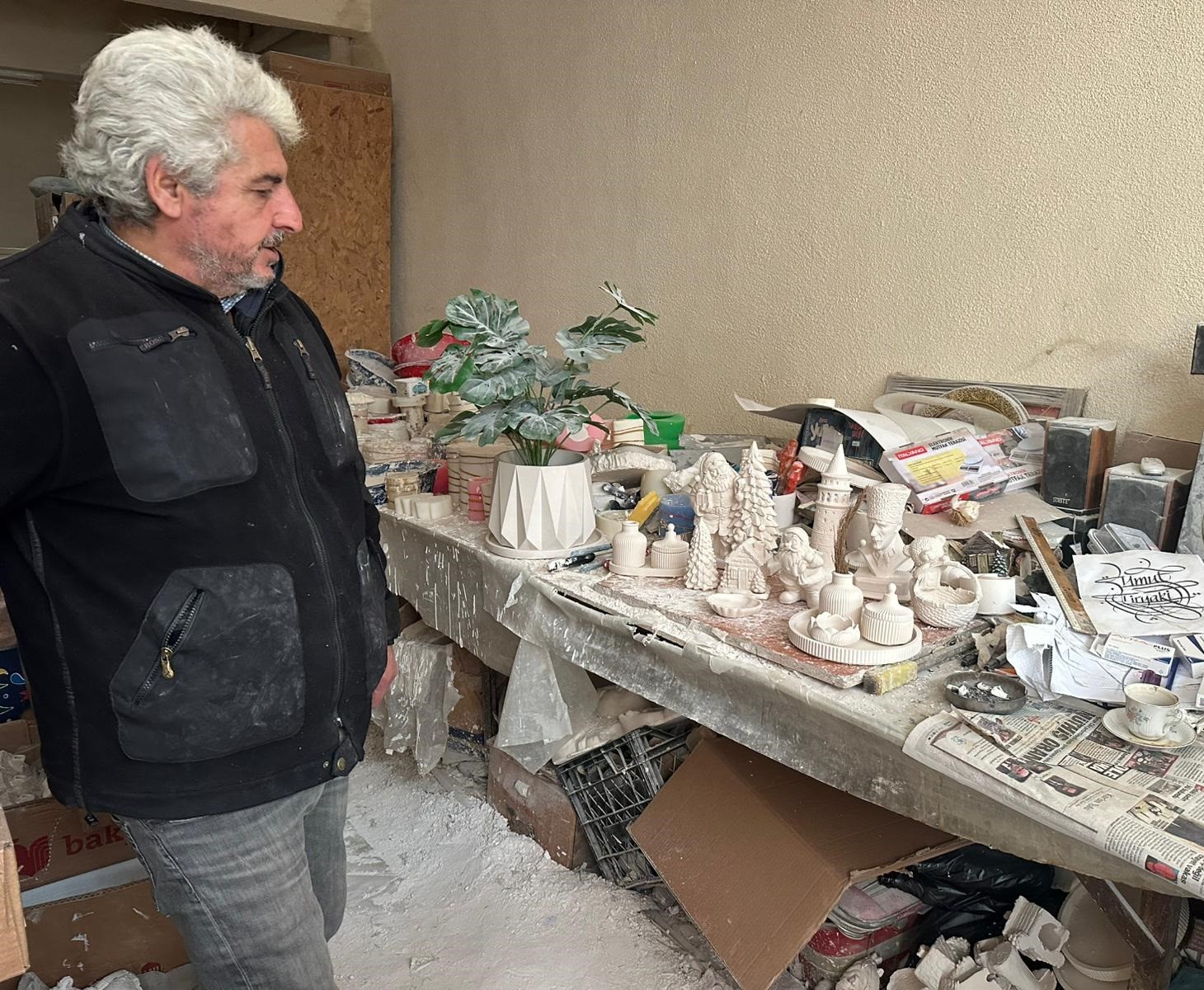 36 Yıllık tutku: Alçıdan biblo sanatını yaşatıyor