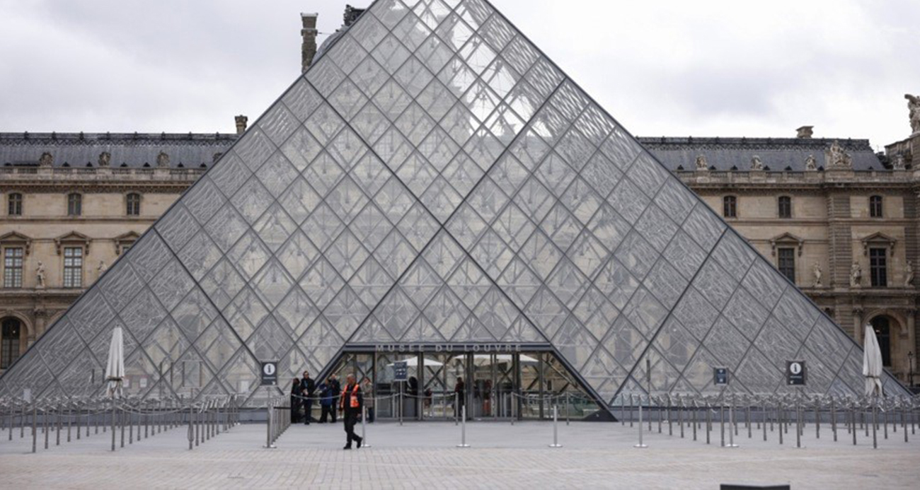 Louvre'dan Avrupalı olmayan ziyaretçilerin girişine yüzde 45 zam