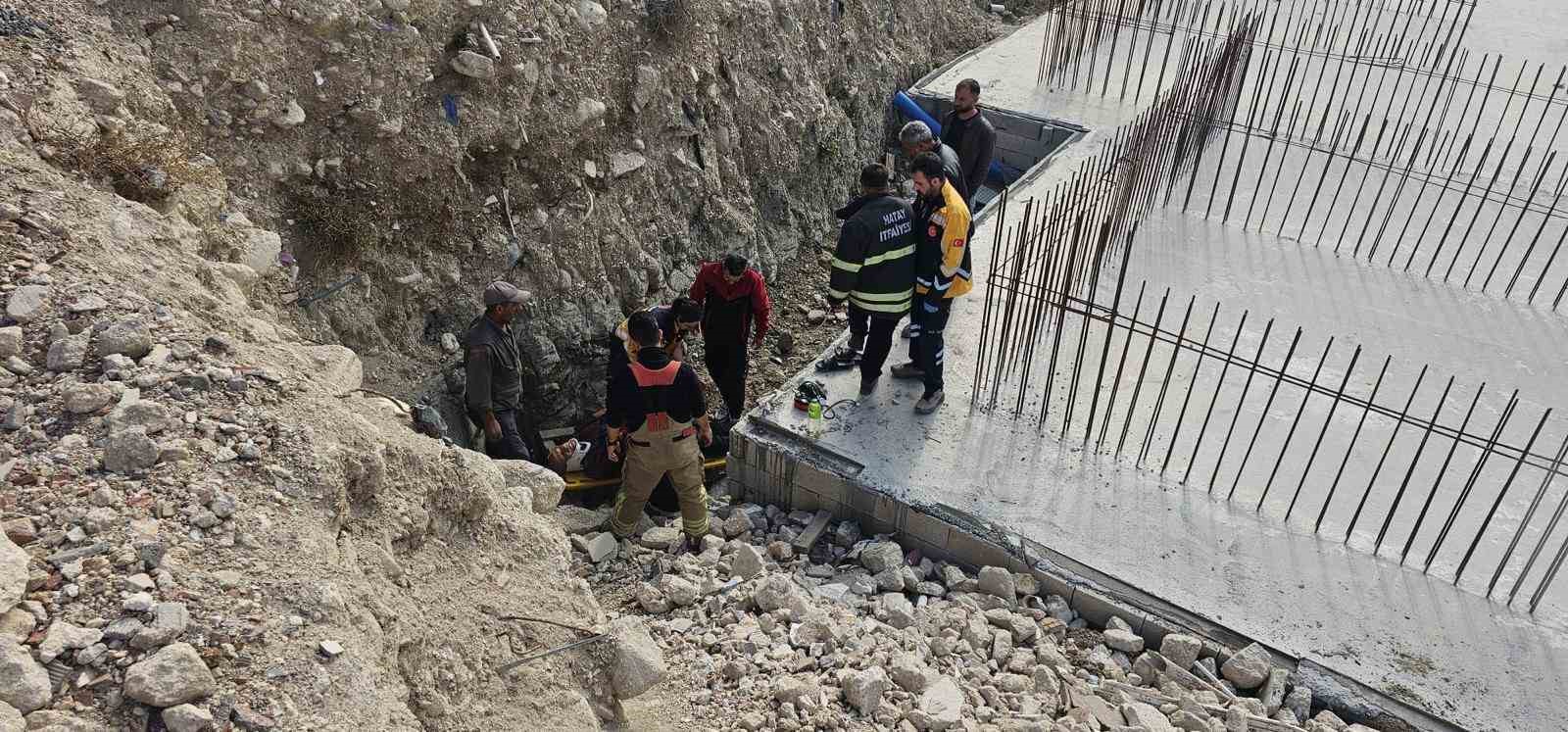 Defne’de inşaat temeline düşen şahıs yaralandı