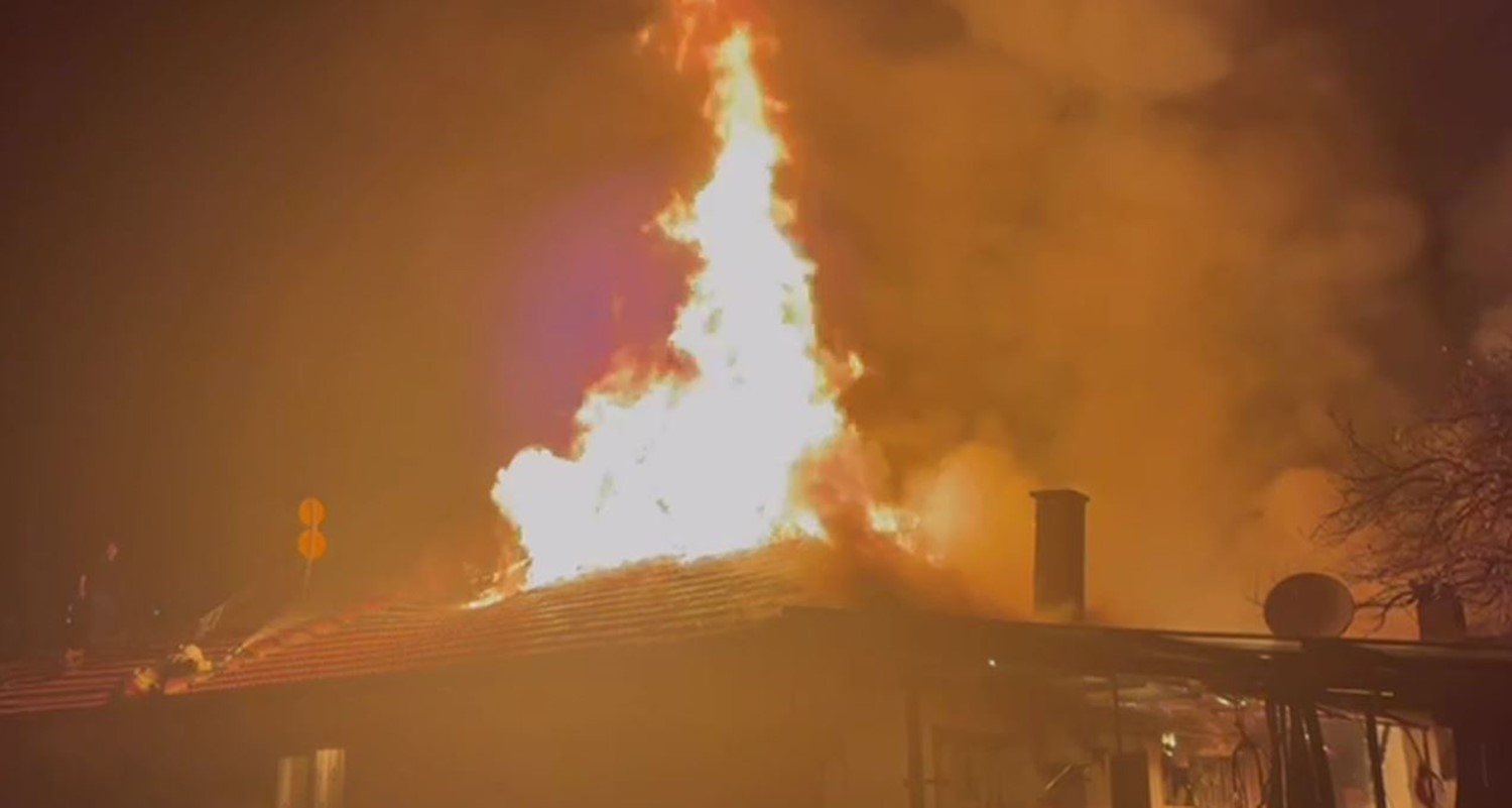 Kula’da gece saatlerinde yangın paniği