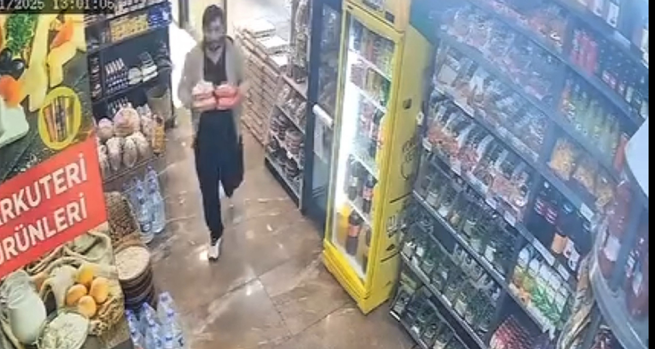 Kontrolden çıkan cip şarküteriye daldı: Kıl payı kurtuluş kamerada