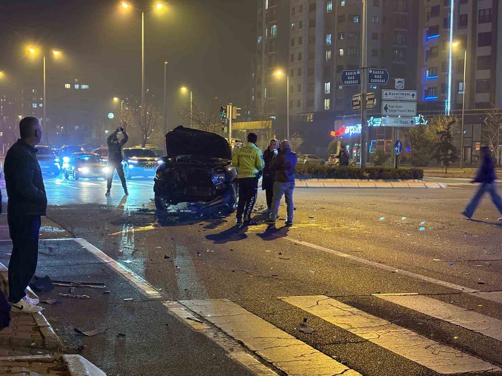 Kayseri’de 2 otomobilin karıştığı kazada yaralanan olmadı