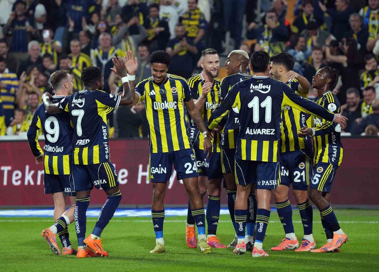 Fenerbahçe’de hedef; derbi galibiyeti ile liderliği almak