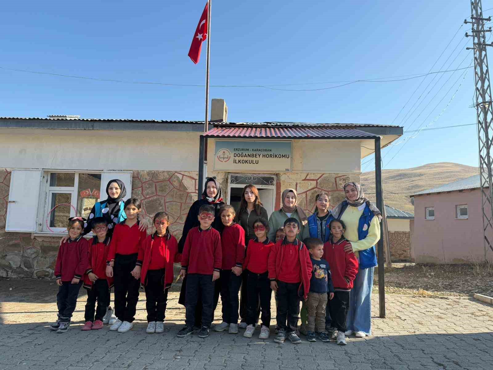 Narman’dan Karaçoban’a uzanan kardeşlik köprüsü