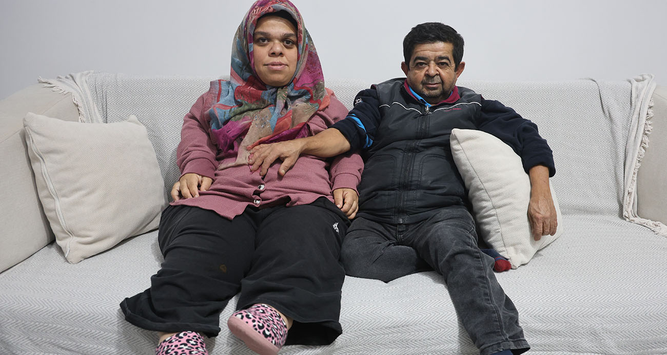 21 yıl sonra evlenerek aşklarına engel tanımayan cüce çift, anne ve baba olacak olmanın heyecanını yaşıyor