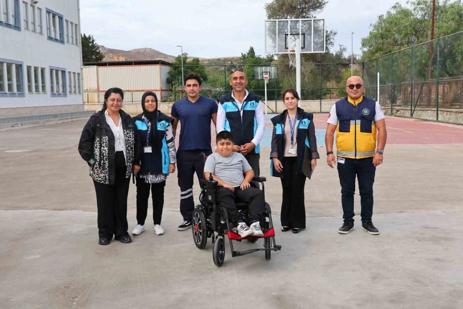 Bodrum Belediyesi’nden akülü sandalye, bakım ve onarım desteği