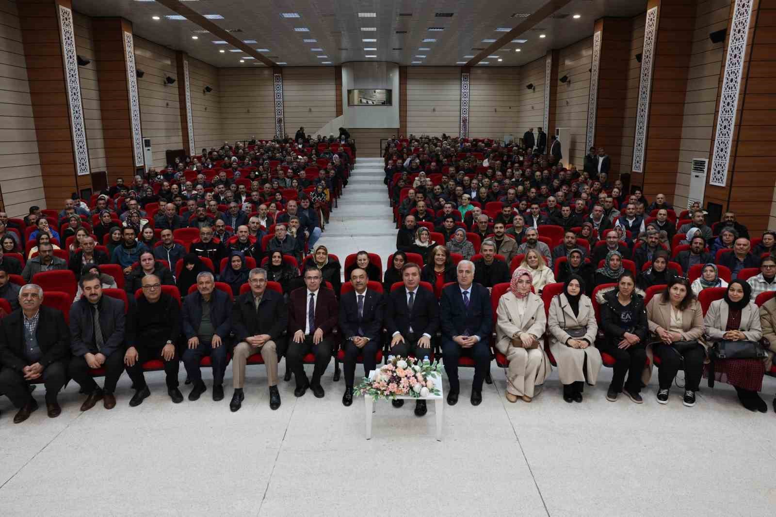 Vali Aydoğdu eğitim çalışanlarıyla bir araya geldi