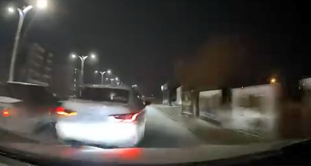 Makas atıp araca çarptı, bir şey olmamış gibi olay yerinden kaçtı