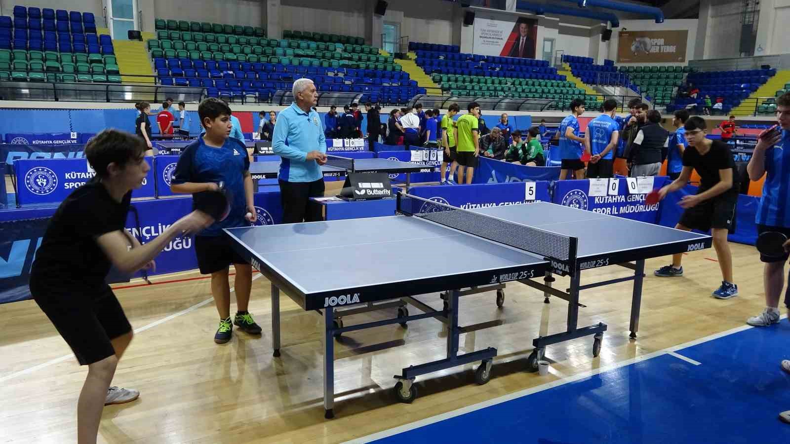 Gençler Masa Tenisi Güneybatı Bölge müsabakaları Kütahya’da başladı