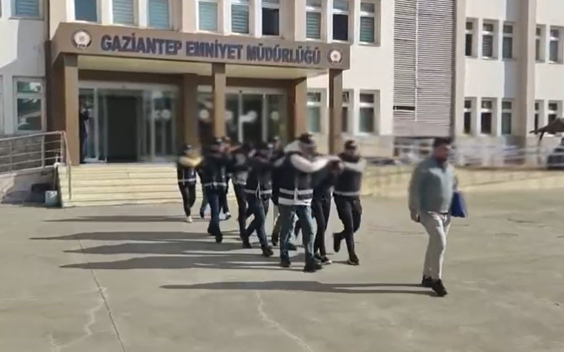 Gaziantep’te mesaj salonunu silahla tehdit edenlere operasyon: 3 şahıs tutuklandı