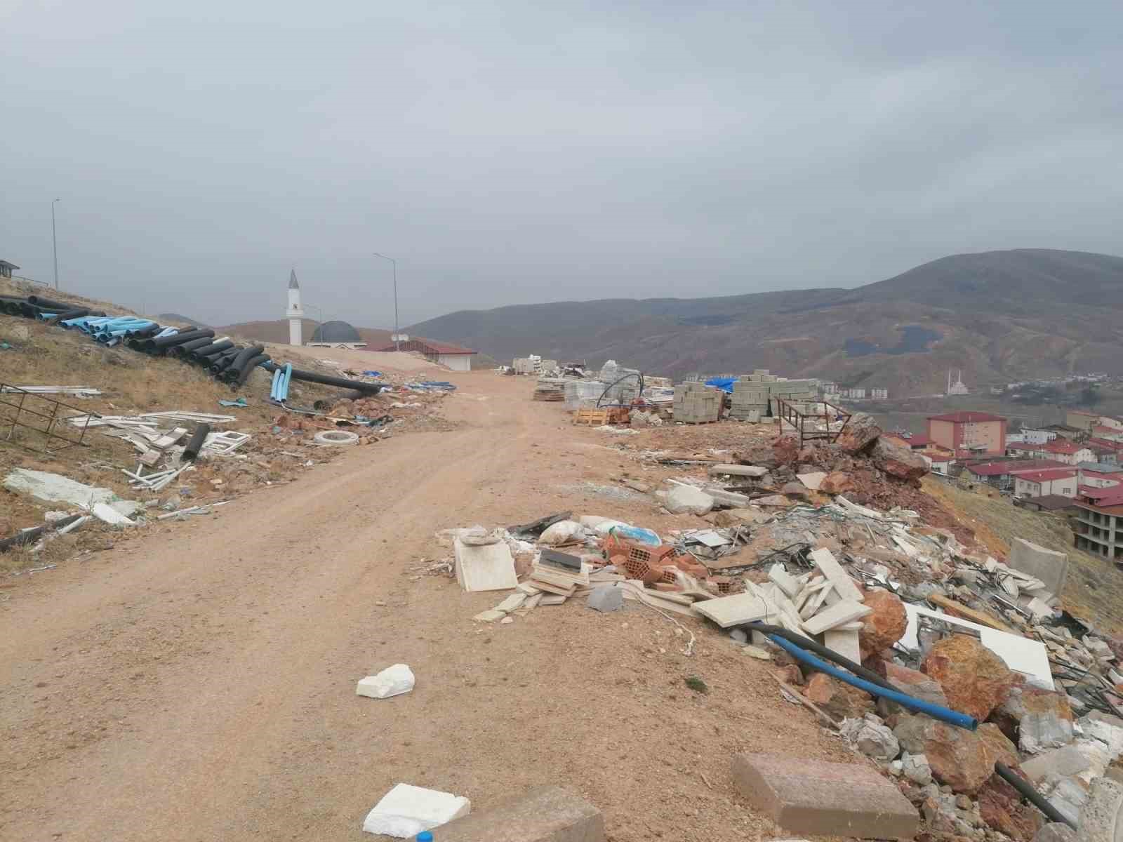 Bayburt Kent Konseyi Şehit Osman Dağı’na dökülen hafriyat için girişimde bulundu