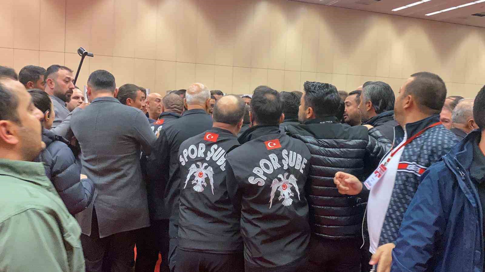 Mehmet Kaya adaylıktan çekildi