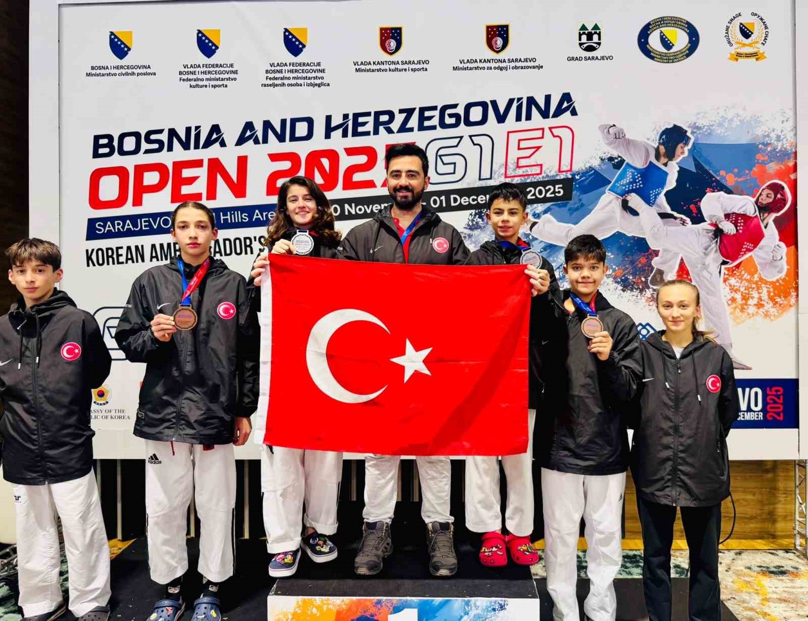 Aliağalı taekwondocular Saraybosna’dan madalyalarla döndü