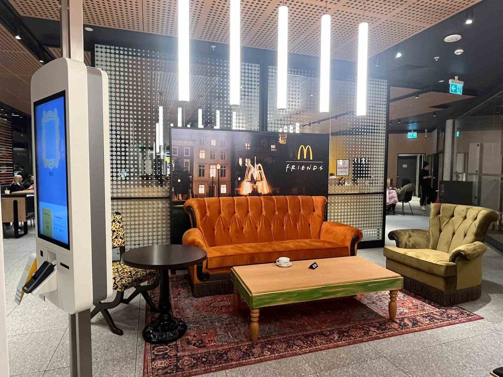 McDonald’s Türkiye, Friends dizisinin figürlerini menülere taşıdı