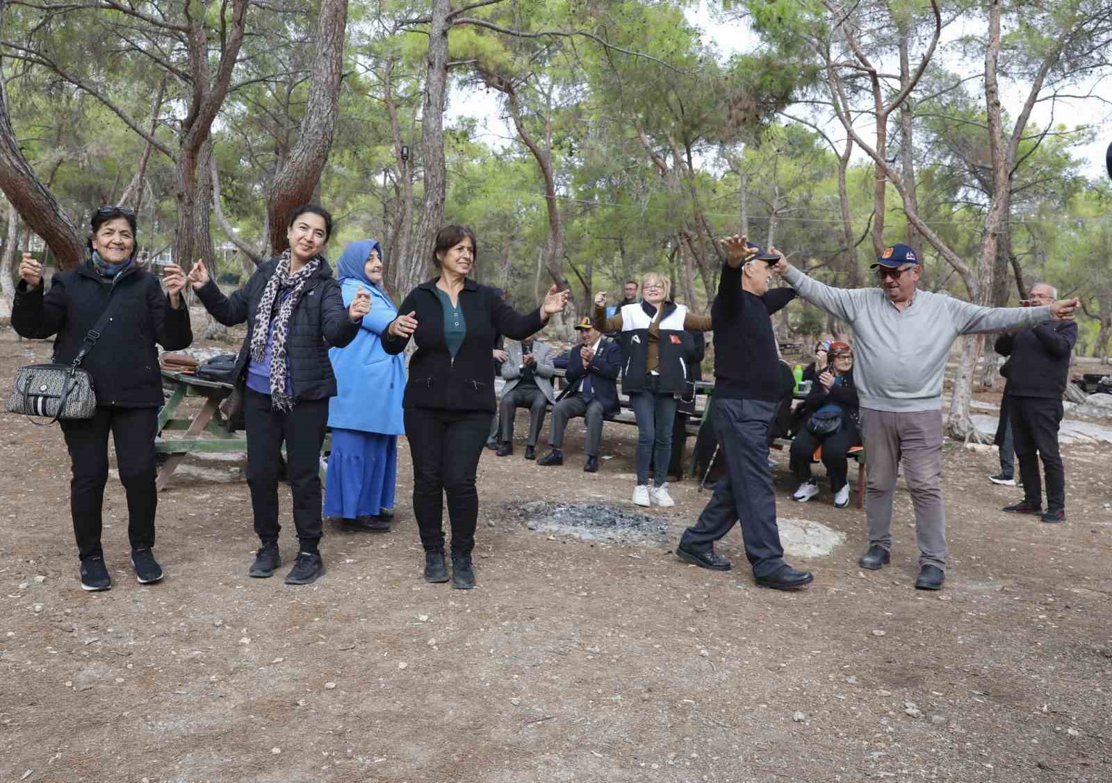 Kıbrıs gazileri ve aileleri piknikte buluştu
