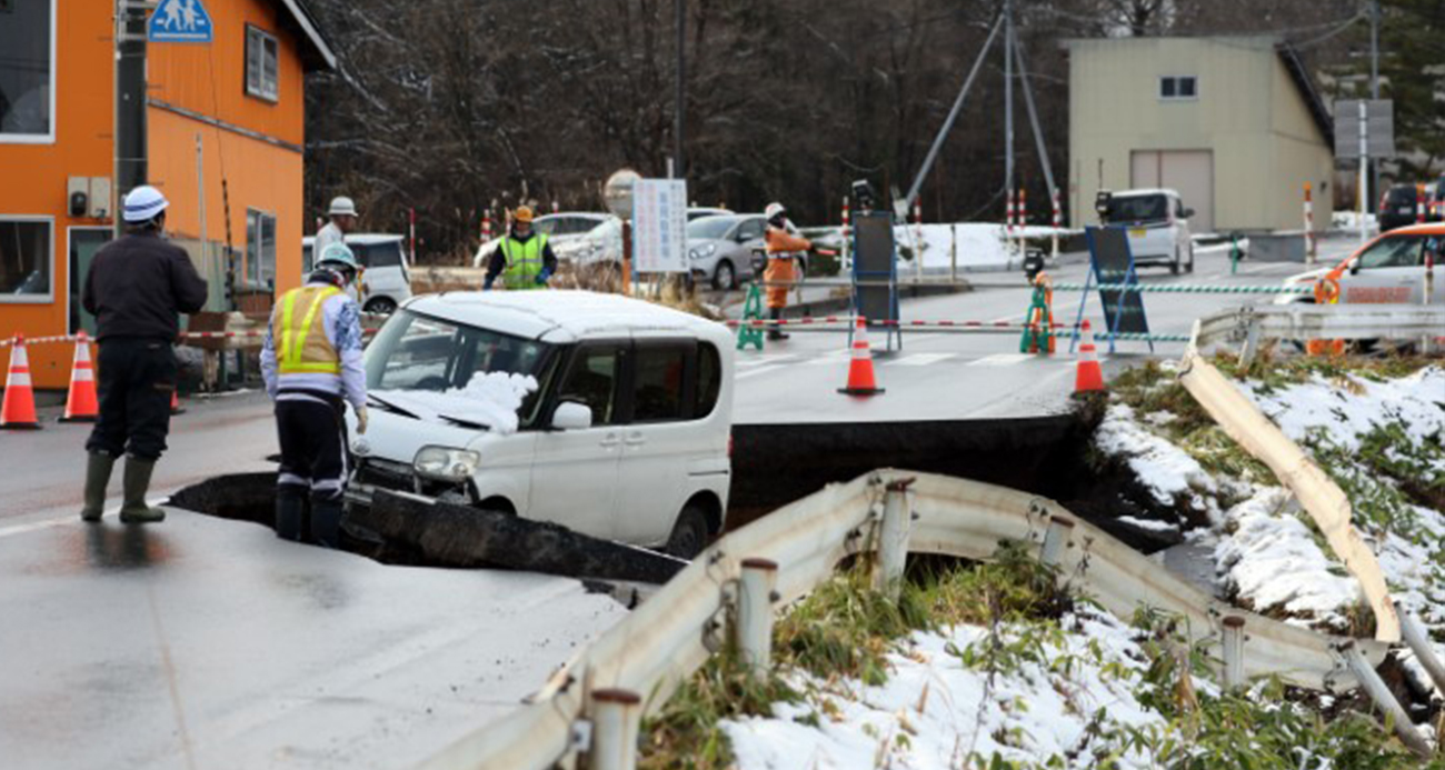 Japonya'yı vuran 7,5 büyüklüğündeki depremde en az 30 kişi yaralandı