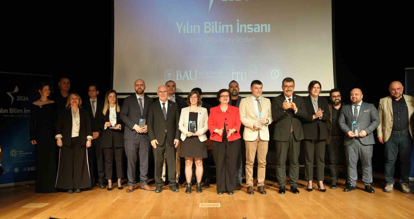 Rektör Savaş, 2024 Genç Bilim İnsanı Ödülleri programına katıldı