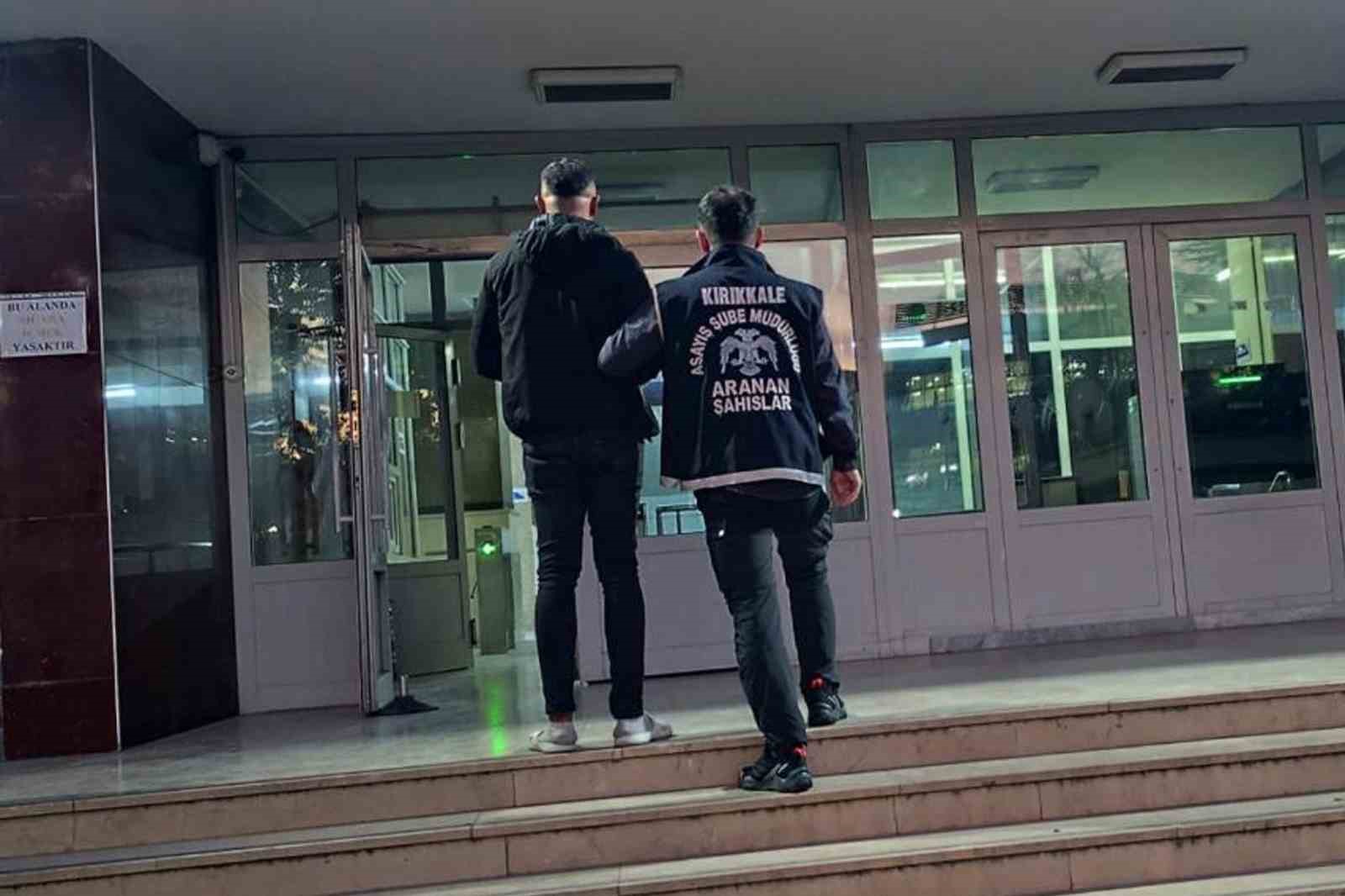 Kırıkkale’de eş zamanlı operasyonda 4 firari yakalandı