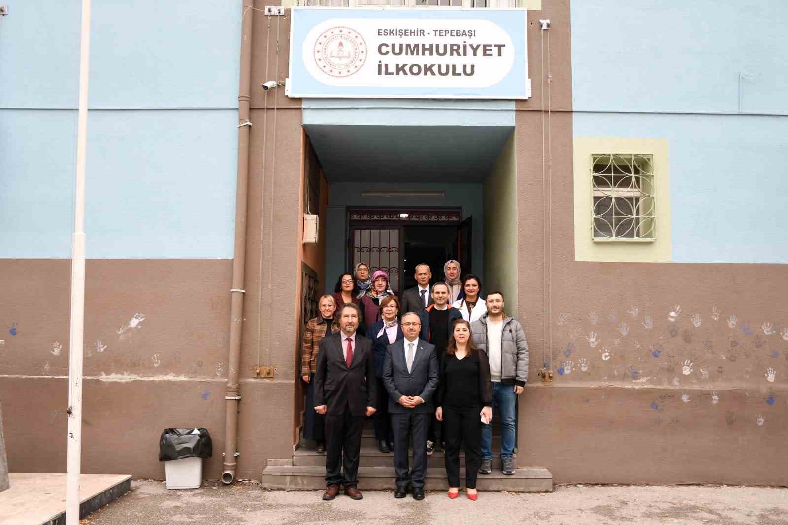 Eskişehir’de 1896 yılından beri ayakta olan tarihi okul eğitime devam ediyor