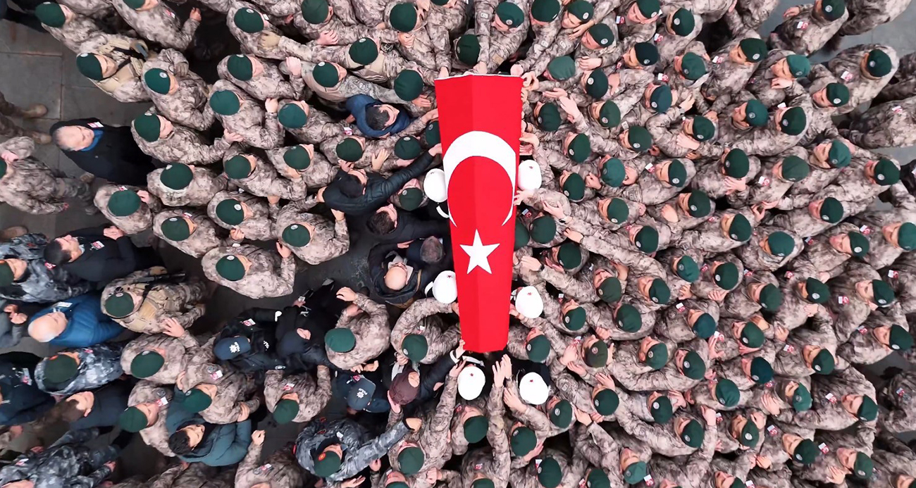 Şehit polise silah arkadaşlarından duygusal veda