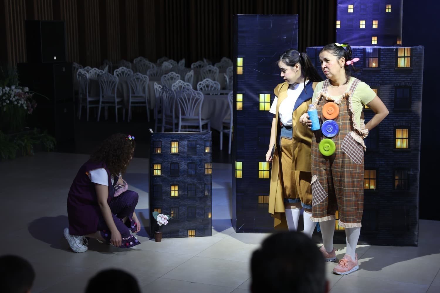 Dünyadaki Son Çiçek oyunu miniklerden büyük beğeni topladı