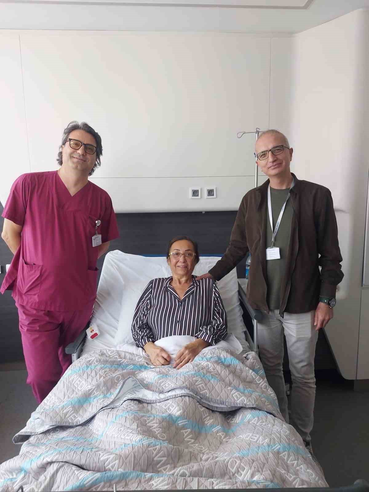 Hipofiz tümörü yüzünden gözünü kaybediyordu