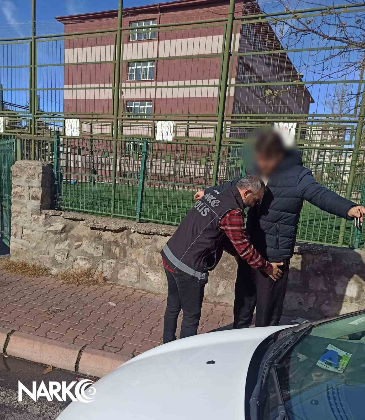 Narko-Okul uygulamasında 19 şahıs sorgulandı