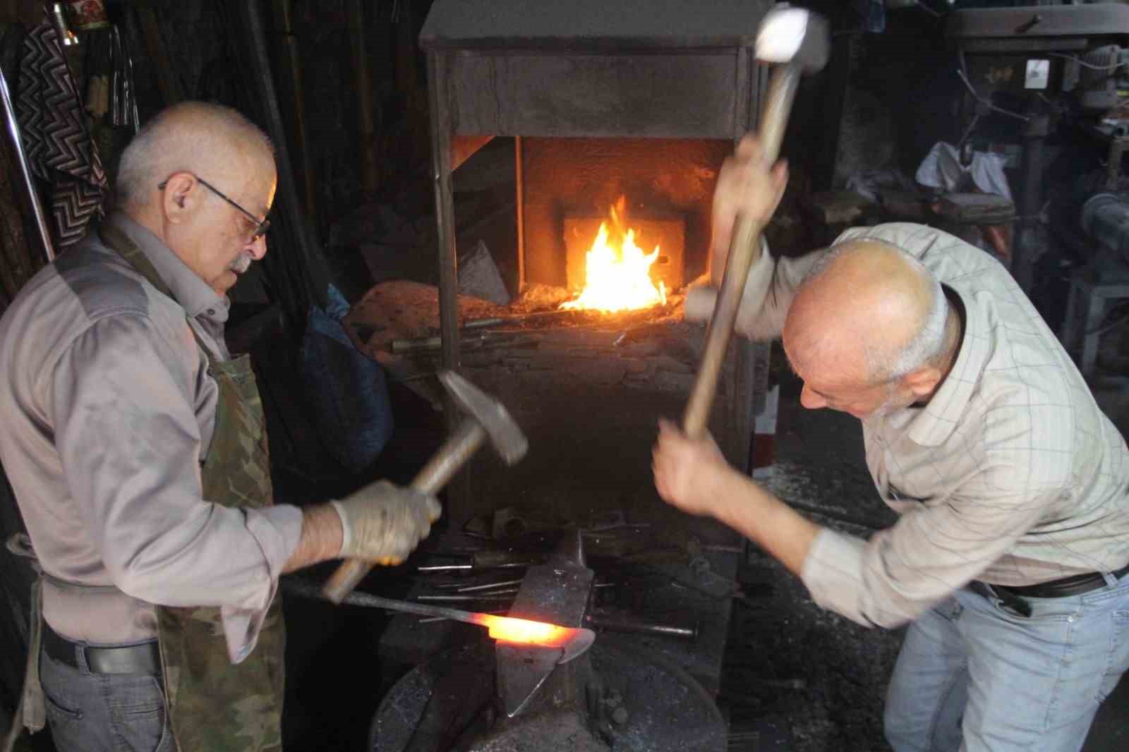 2 asırdır aynı ailenin sürdürdüğü meslek, yok olma tehlikesi ile karşı karşıya