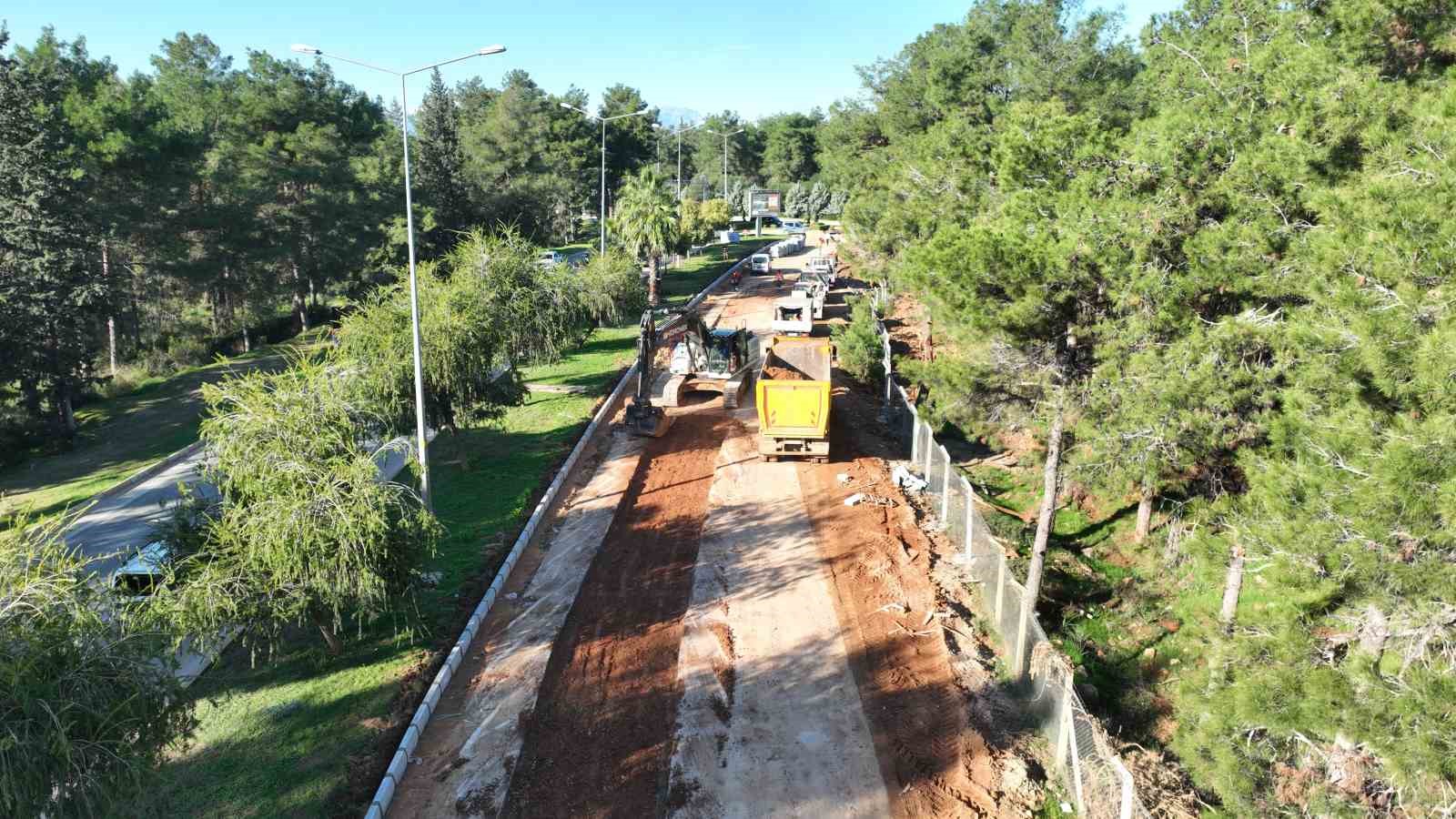 Altıntaş-Kundu Turizm Bölgesi’nde içme suyu hattı tamamlanıyor, yol yenileniyor