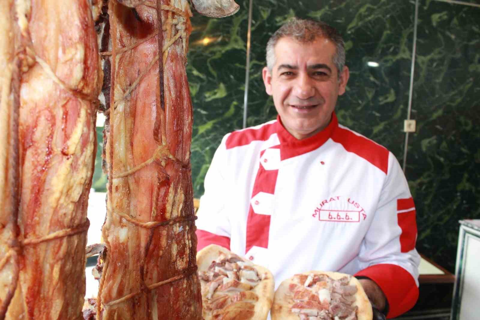 Gece 01.00’da yapımına başlanıyor, günlük 1 tona yakın tüketiliyor