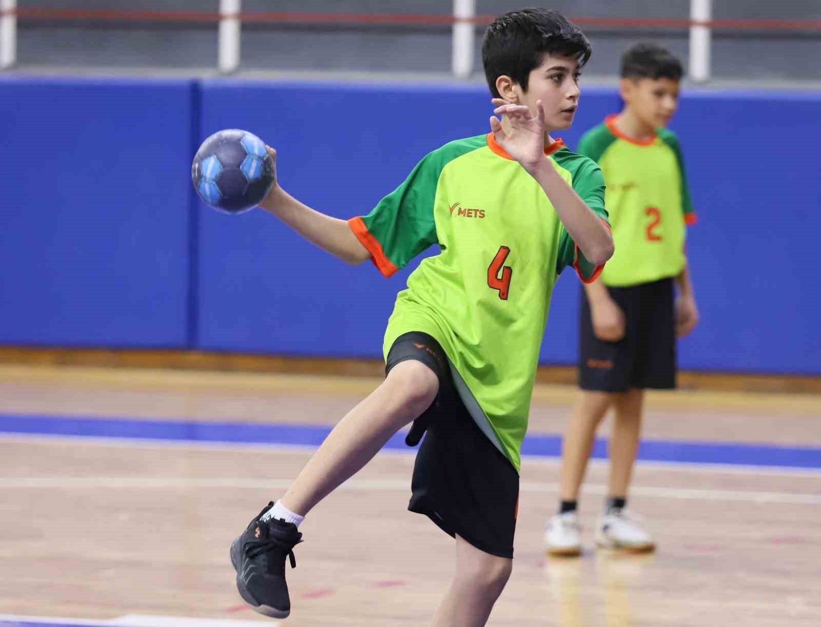 8 ilden 18 takım Denizli’de final bileti arayacak