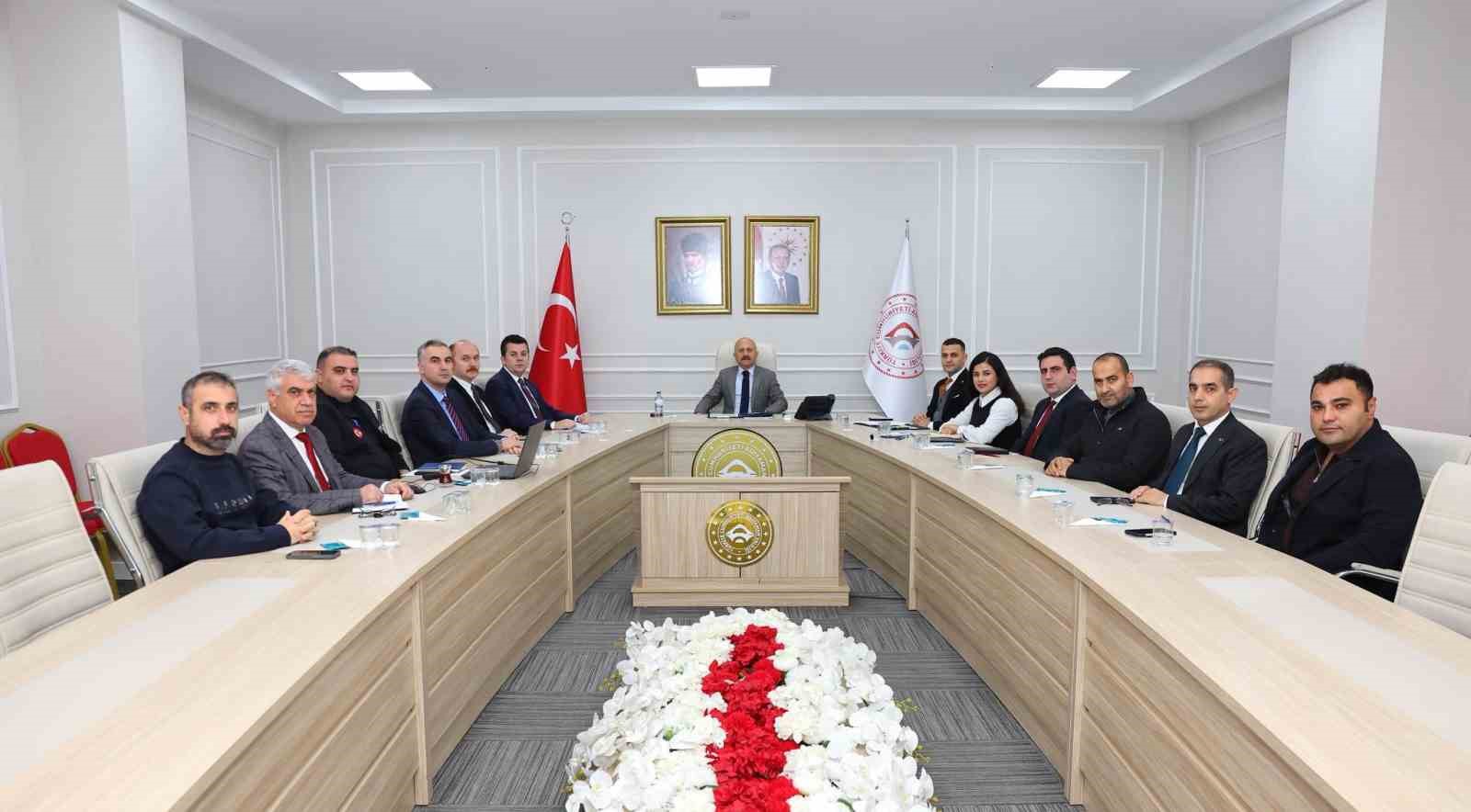 Vali yardımcılarıyla değerlendirme toplantısı  yapıldı