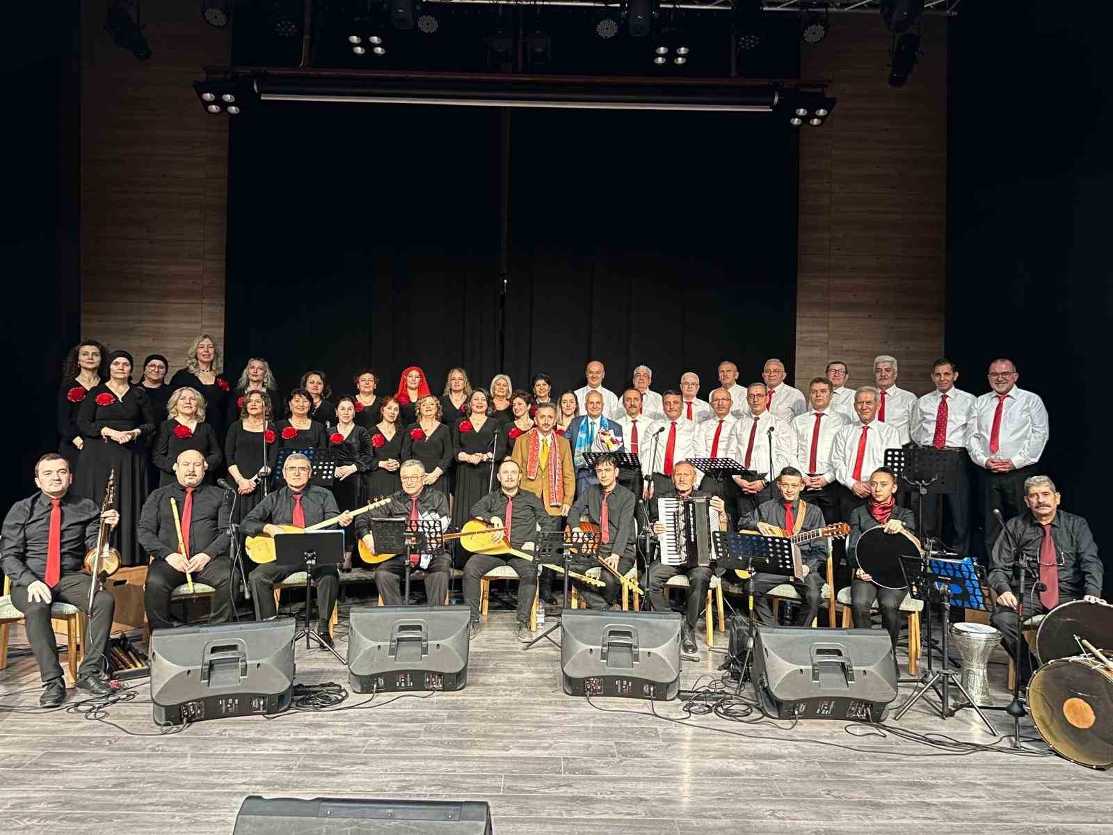 Eskişehir’de ‘Türkülerle ısınan gece’ ‘Türk Halk Müziği Konseri’ yoğun ilgi gördü