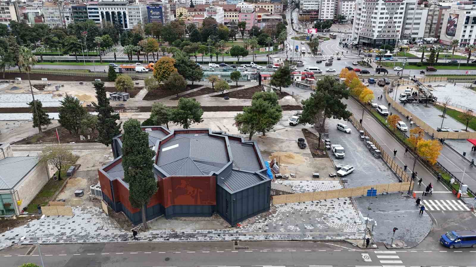 İstiklal Meydanı ve Kurtuluş Yolu’ndaki çalışmalar devam ediyor