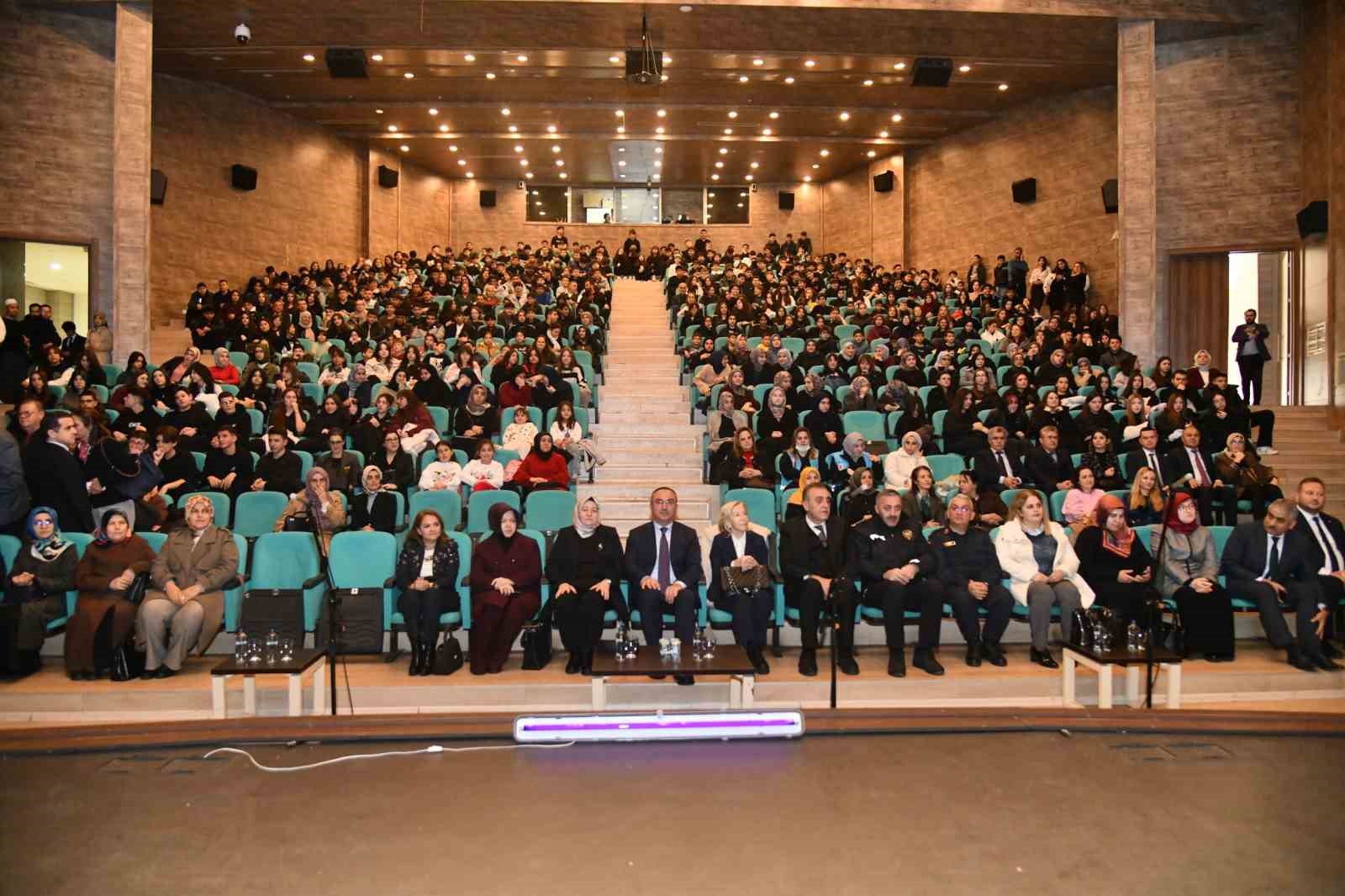 Hayata köprü sanat projesi kapsamında 