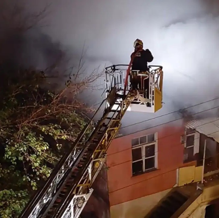 Samsun’da iki katlı evde yangın: 1 ölü