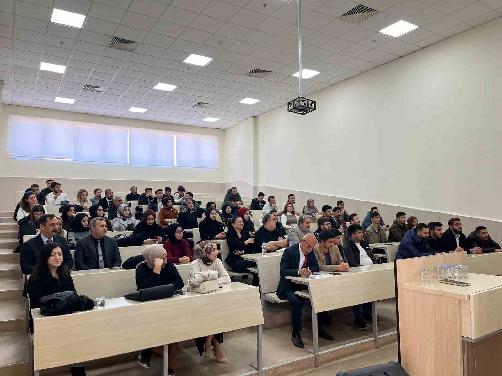 İktisadi ve İdari Bilimler Fakültesi’nde STK zirvesi düzenlendi