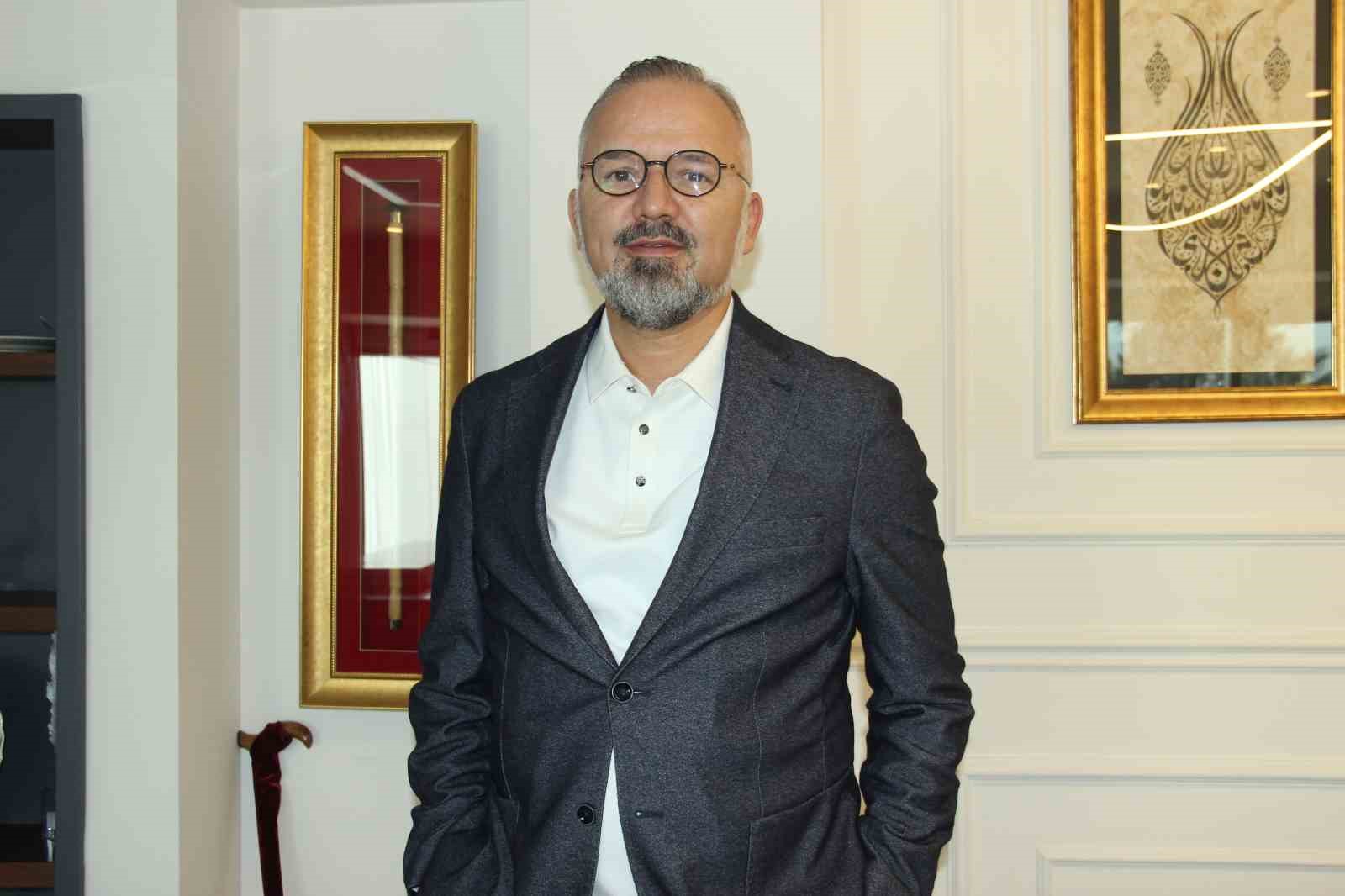 AK Partili Yıldız’dan İzmir Şehir Tiyatroları eleştirisi: 