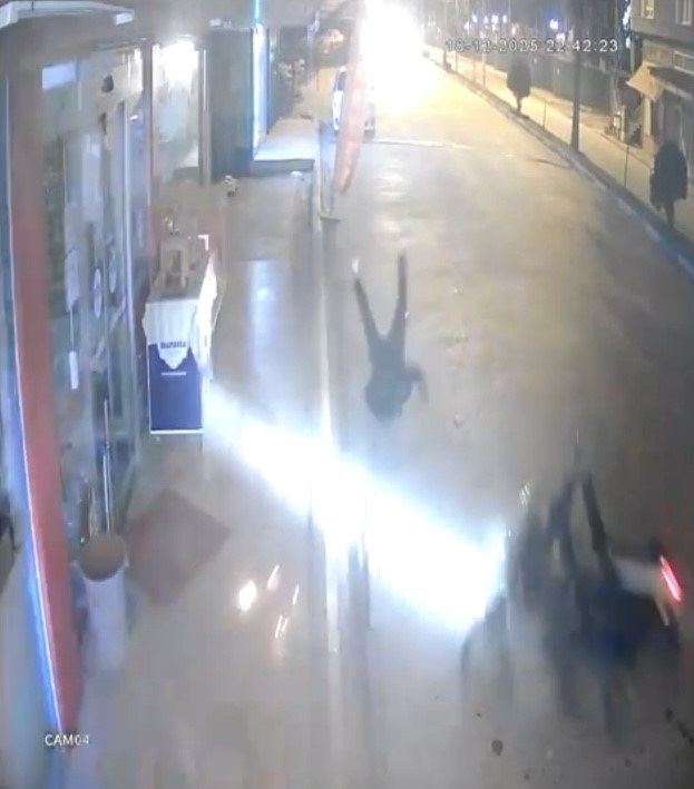 Osmaniye’de motosiklet kazası kamerada