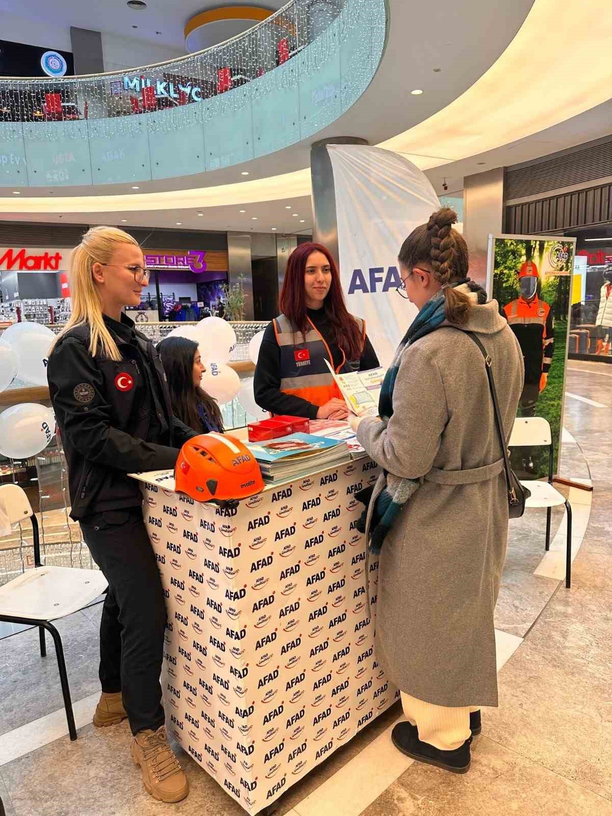 AFAD faaliyetlerini vatandaşlara açtıkları stant ile anlattı