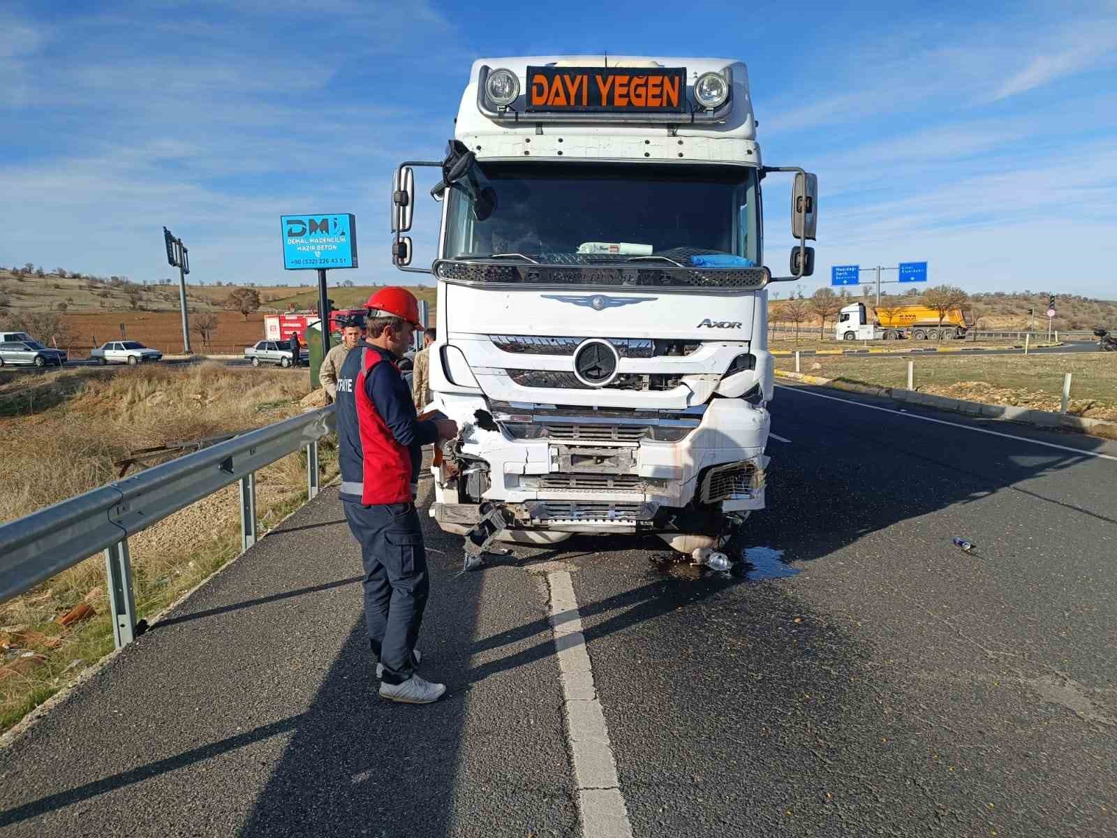 Mazıdağı’nda feci kaza: Genel cerrahi uzmanı ağır yaralandı