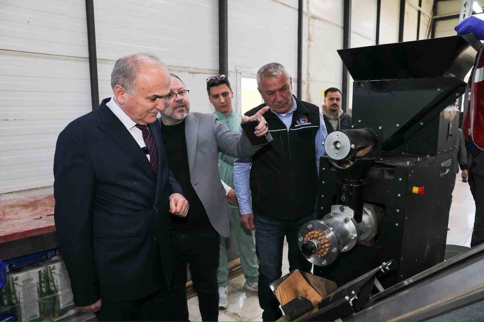 Başkan Özlü sahada: 23 Nisan Parkı Kütüphanesi açılışa hazır